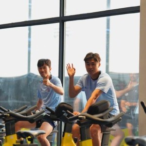 东体：吴曦已经开始有球训练，谢鹏飞和戴伟浚仍需时间恢复