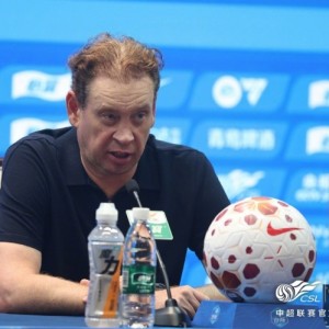 斯卢茨基：我对全队表现满意 米内罗出现不适伤病还未完全康复